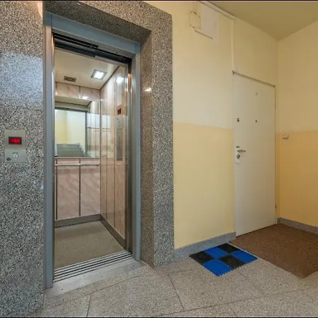 Apartment P&o Plac Zbawiciela 1 *